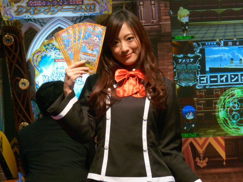 Illustration for article titled 2009's Cosplaying Arcade Game Booth Companions